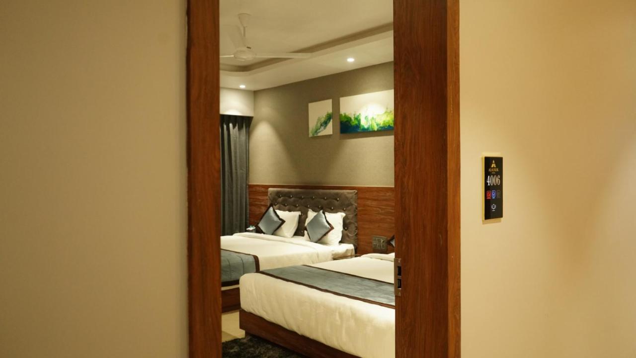 Alaukik Hotel Best Hotel In Shirdi Exterior foto